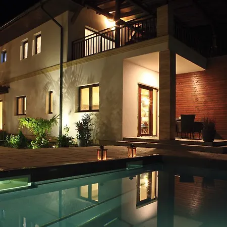 Villa Villamandala