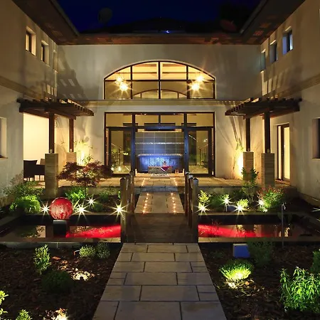 Villa Villamandala Gyenesdiás