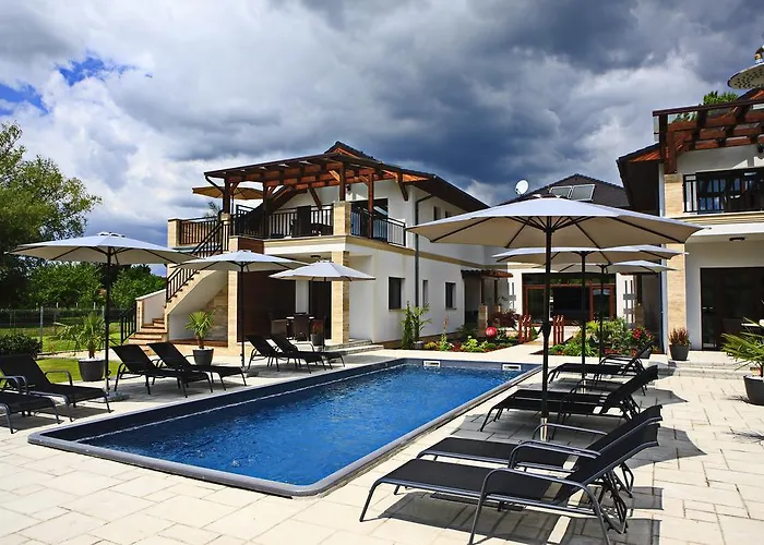 Villa Villamandala Gyenesdiás